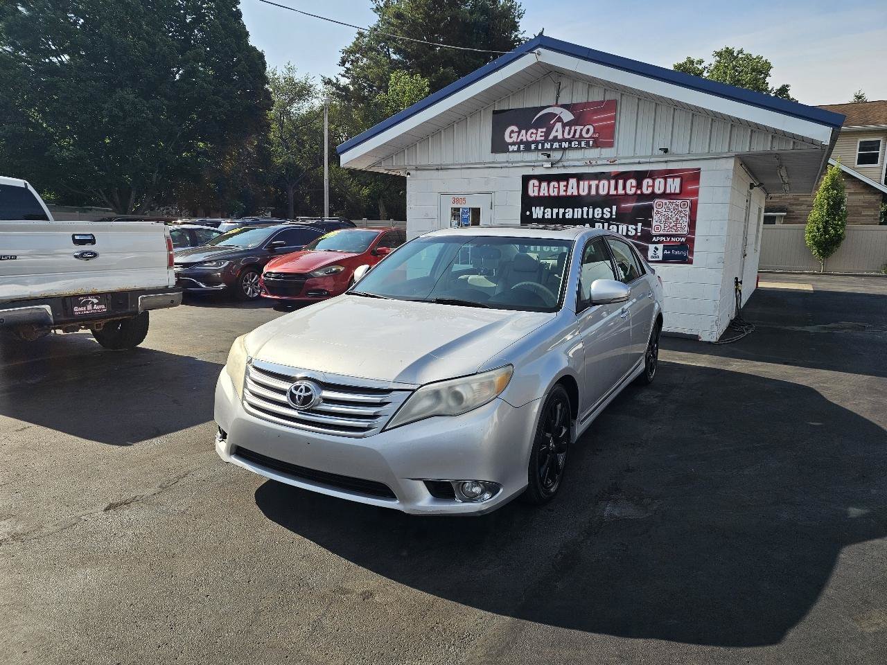 Used 2011 Toyota Avalon FWD image 4