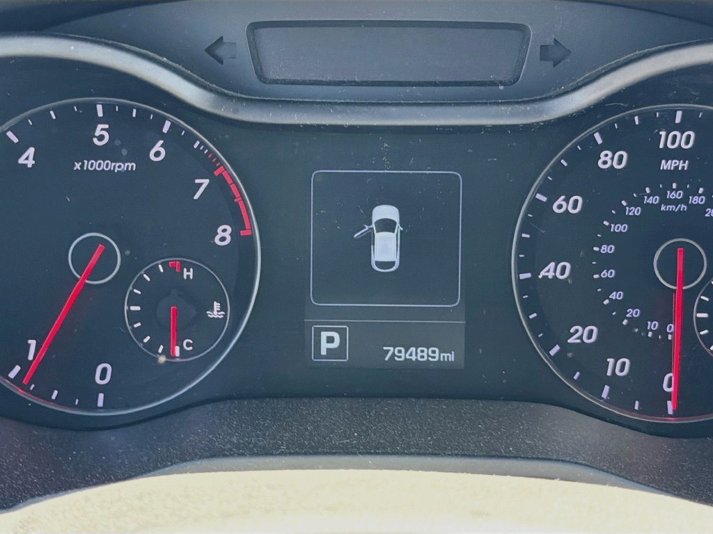 Used 2016 Hyundai Veloster Turbo FWD image 32