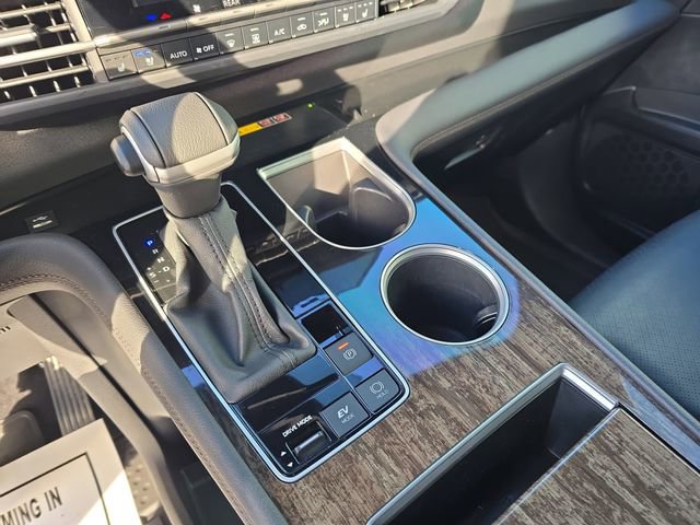 Used 2025 Toyota Sienna Limited image 25