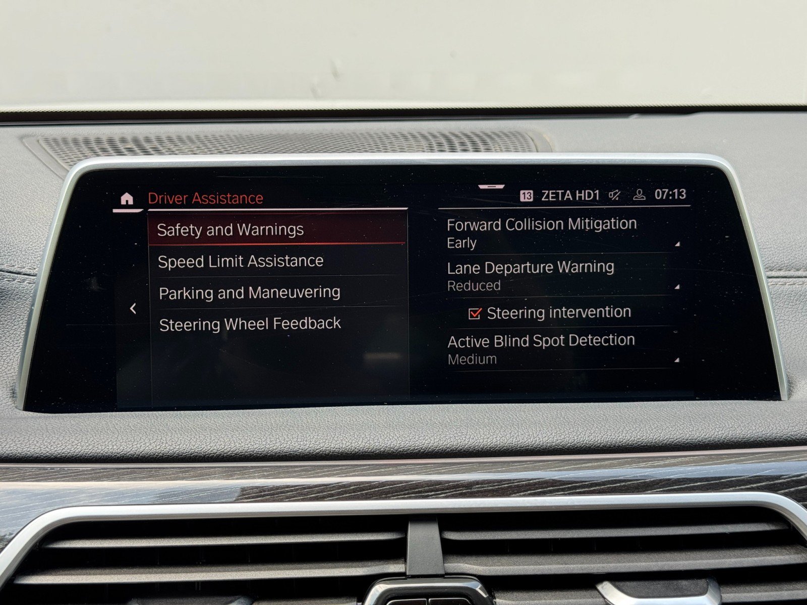 Used 2022 BMW 740i w/ M Sport Package RWD image 31