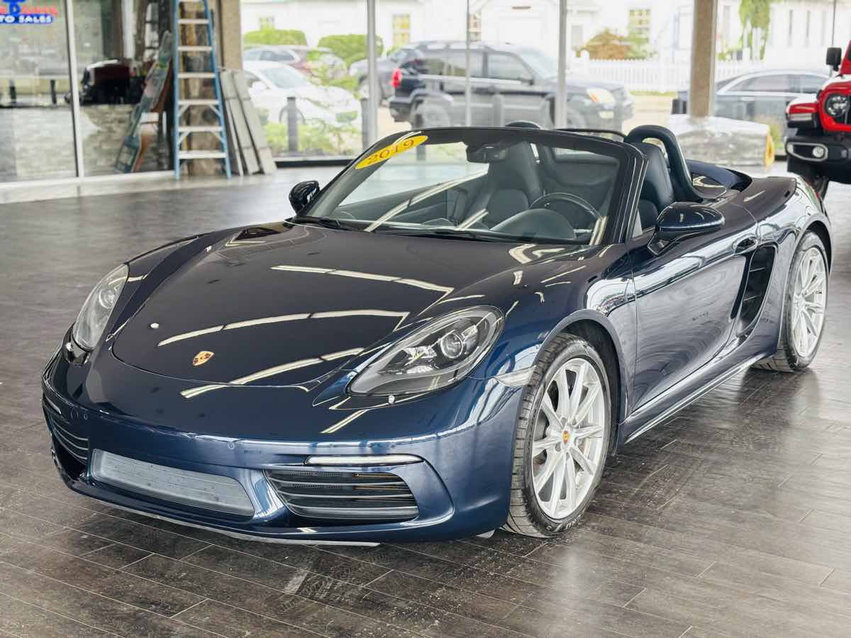Used 2019 Porsche 718 Boxster RWD image 17