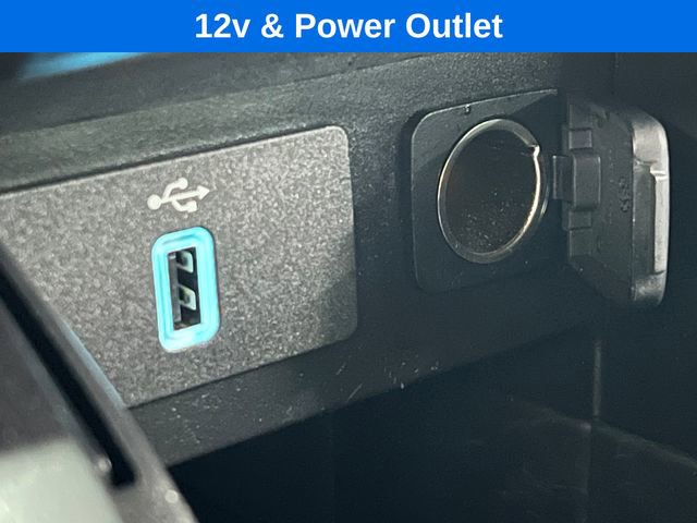 Used 2018 Ford Explorer XLT image 23