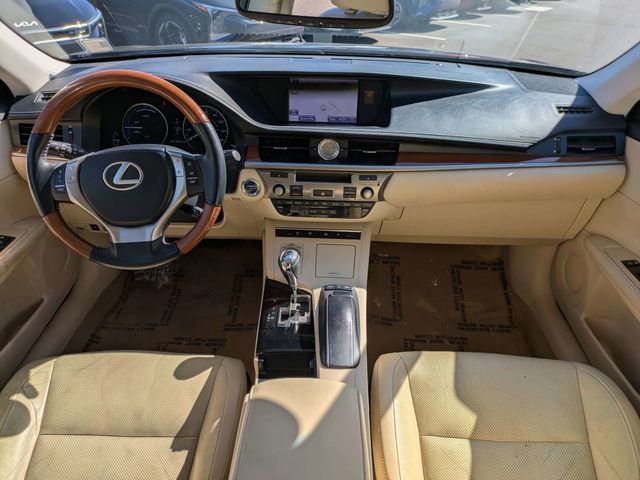 Used 2013 Lexus ES 300h w/ Luxury Pkg image 13