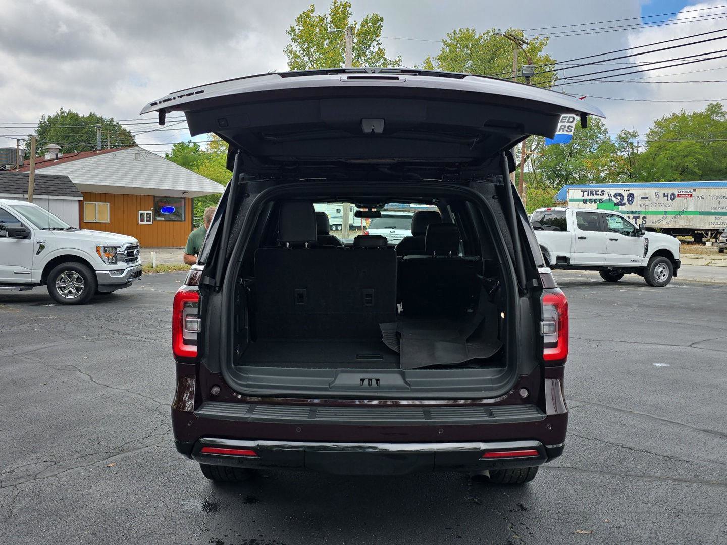 Used 2023 Ford Expedition Limited image 31