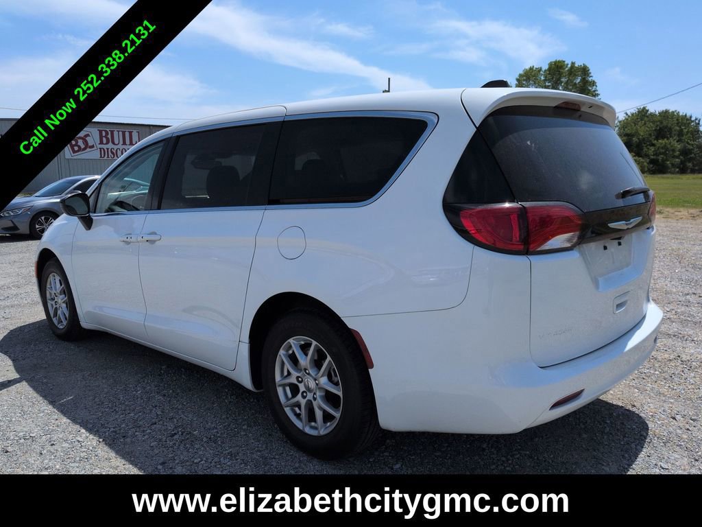 Used 2024 Chrysler Voyager LX FWD image 6
