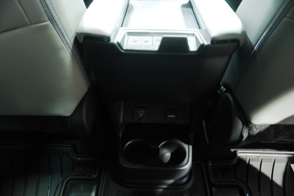 Used 2025 Toyota Sienna XLE w/ XLE Plus Package AWD/4WD image 16