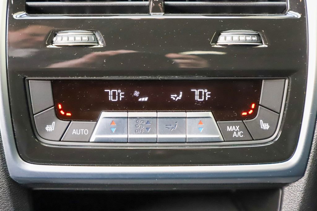 Used 2024 BMW X6 xDrive40i w/ Executive Package image 45