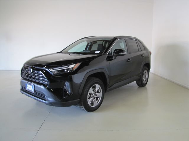 Used 2025 Toyota RAV4 XLE w/ Weather Package AWD/4WD image 1