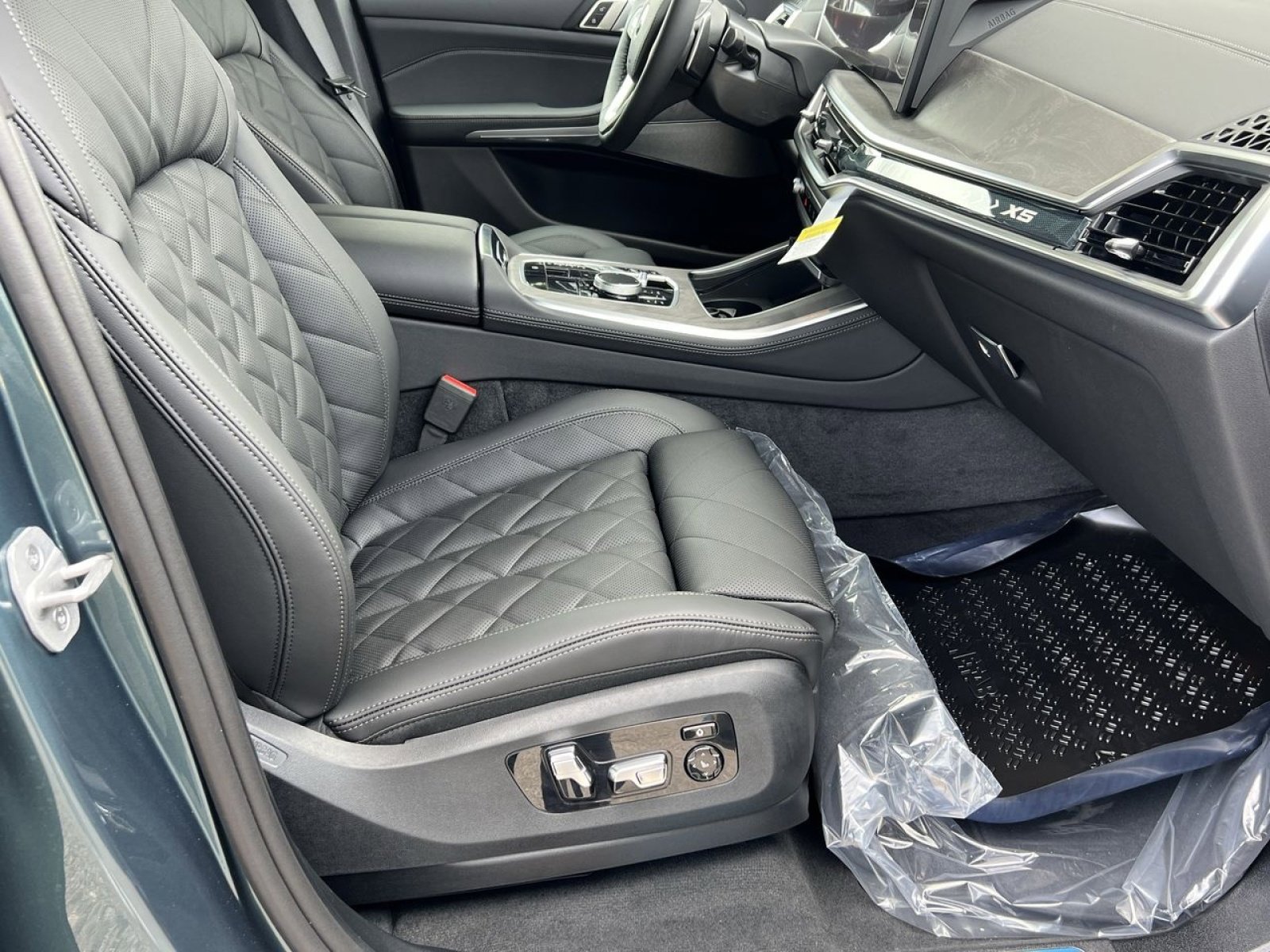 New 2026 BMW X5 xDrive40i w/ Climate Comfort Package image 26