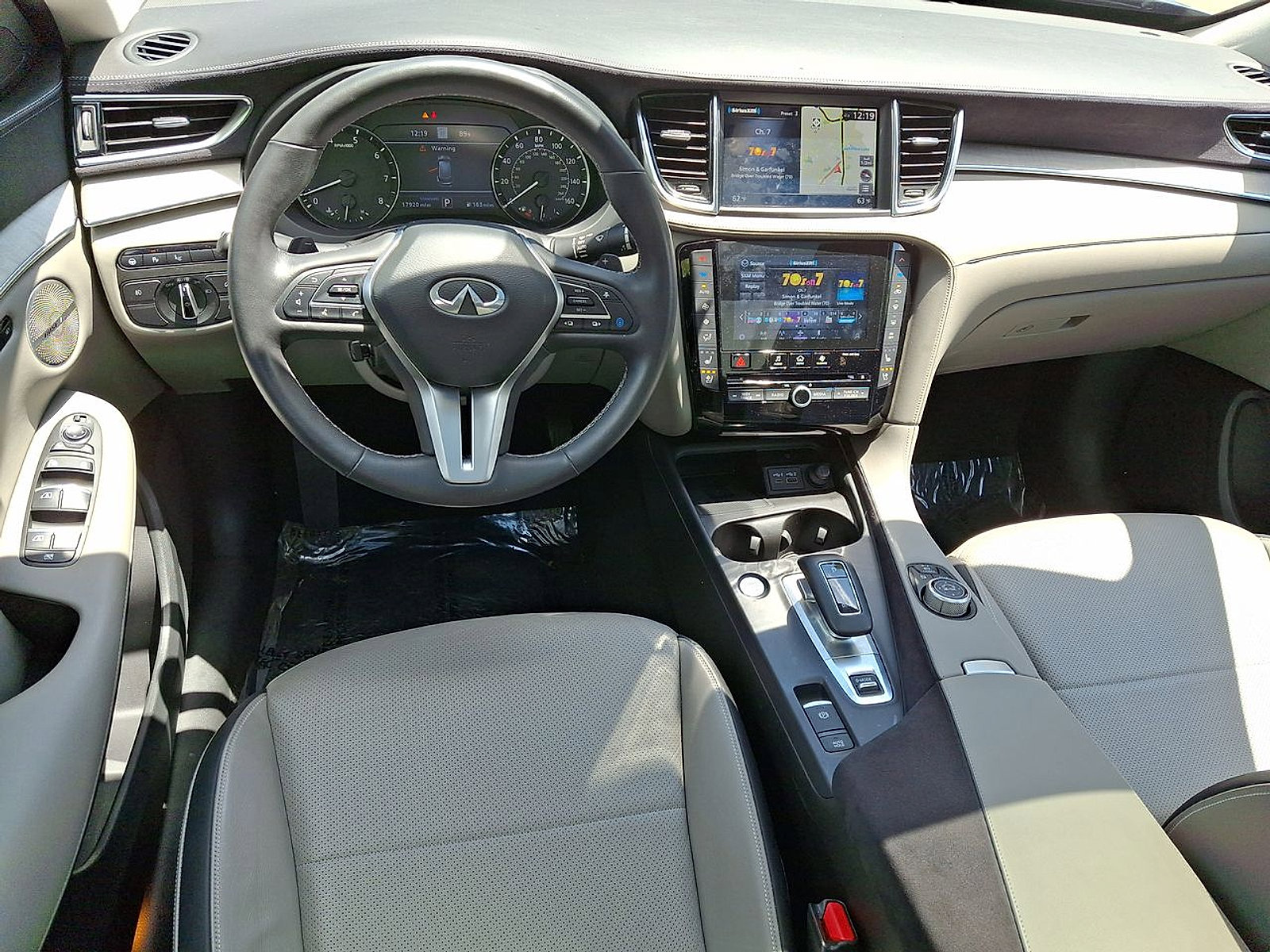 Used 2024 INFINITI QX50 Sensory image 21
