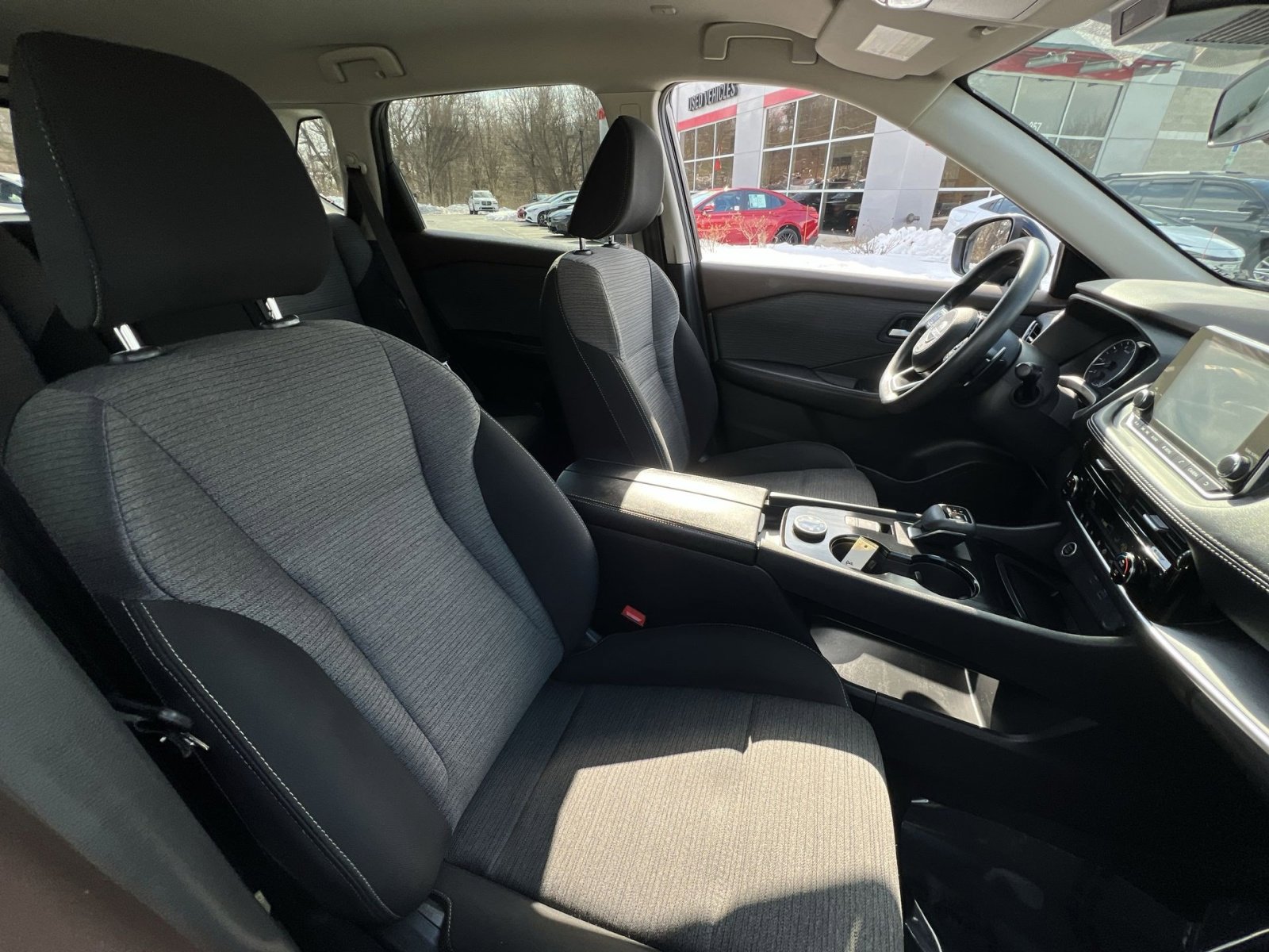 Used 2022 Nissan Rogue SV image 25