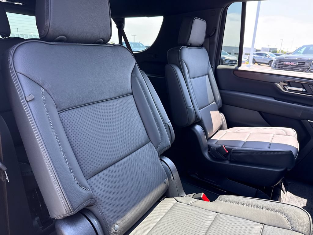 New 2026 GMC Yukon XL Denali w/ Denali Reserve Package AWD/4WD image 37