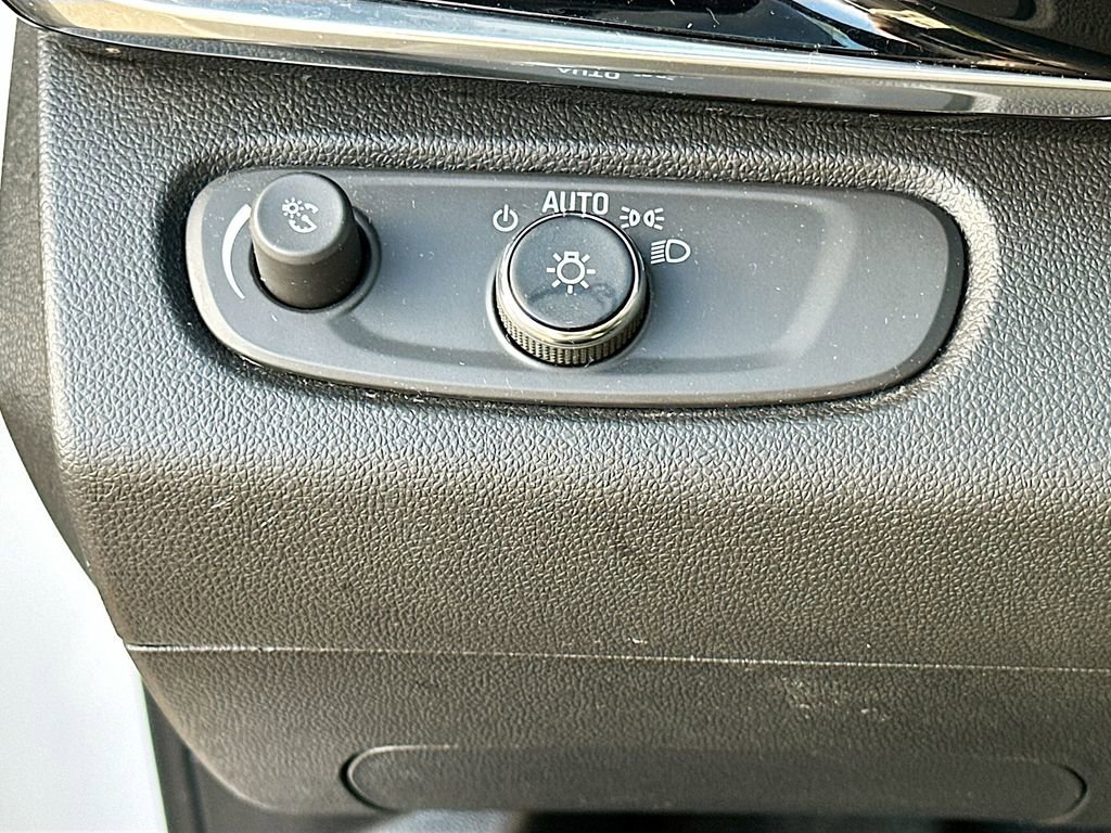 Used 2024 Buick Envista Sport Touring w/ Convenience I Package image 10