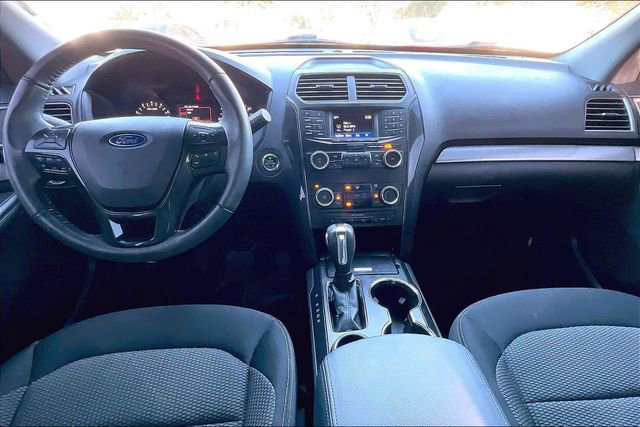 Used 2019 Ford Explorer XLT image 7