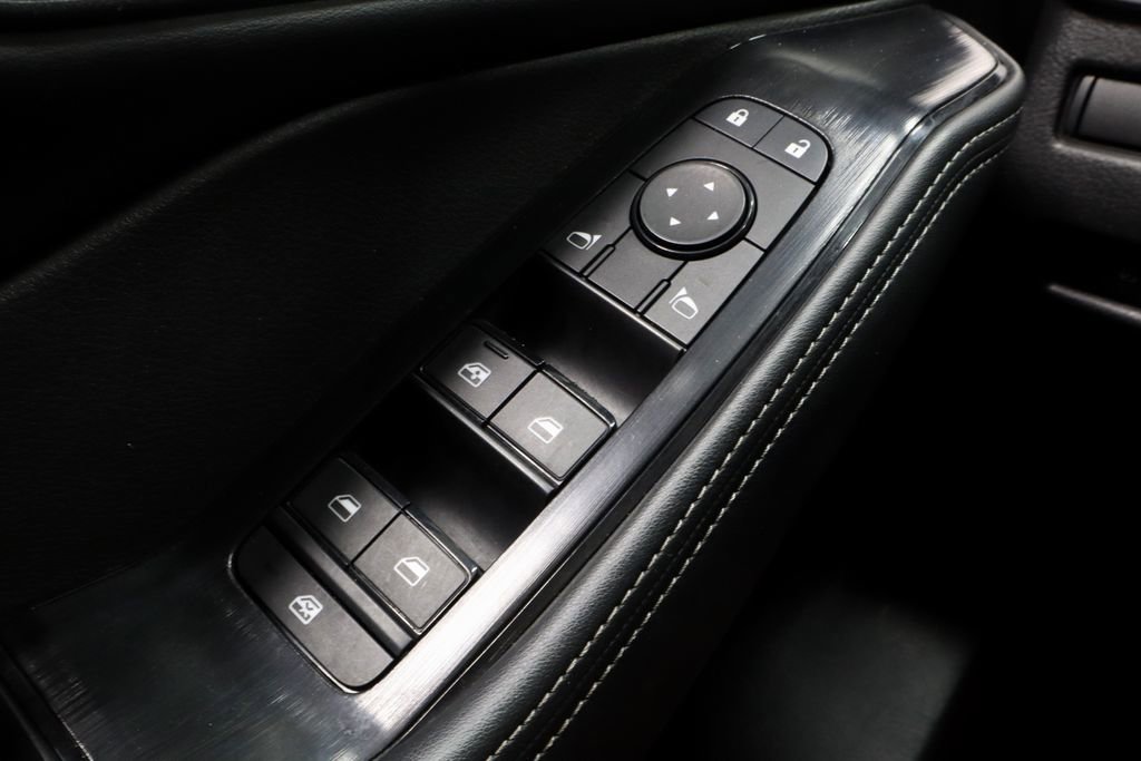 Certified 2025 Nissan Rogue SV FWD image 25