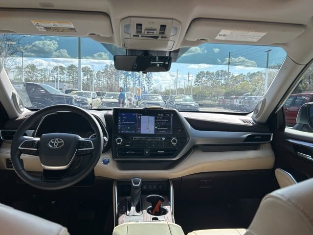 Used 2022 Toyota Highlander Platinum AWD/4WD image 19