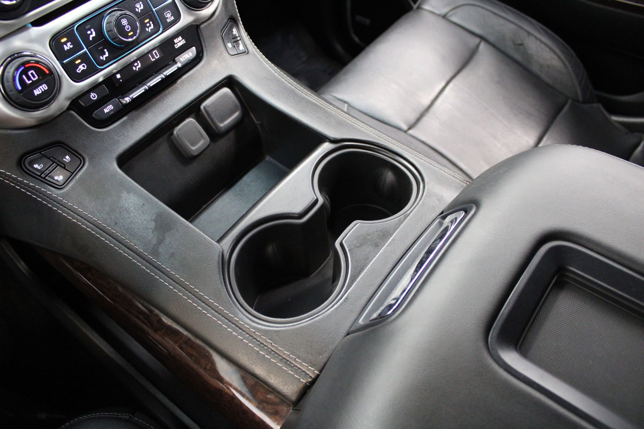 Used 2018 GMC Yukon SLT image 41