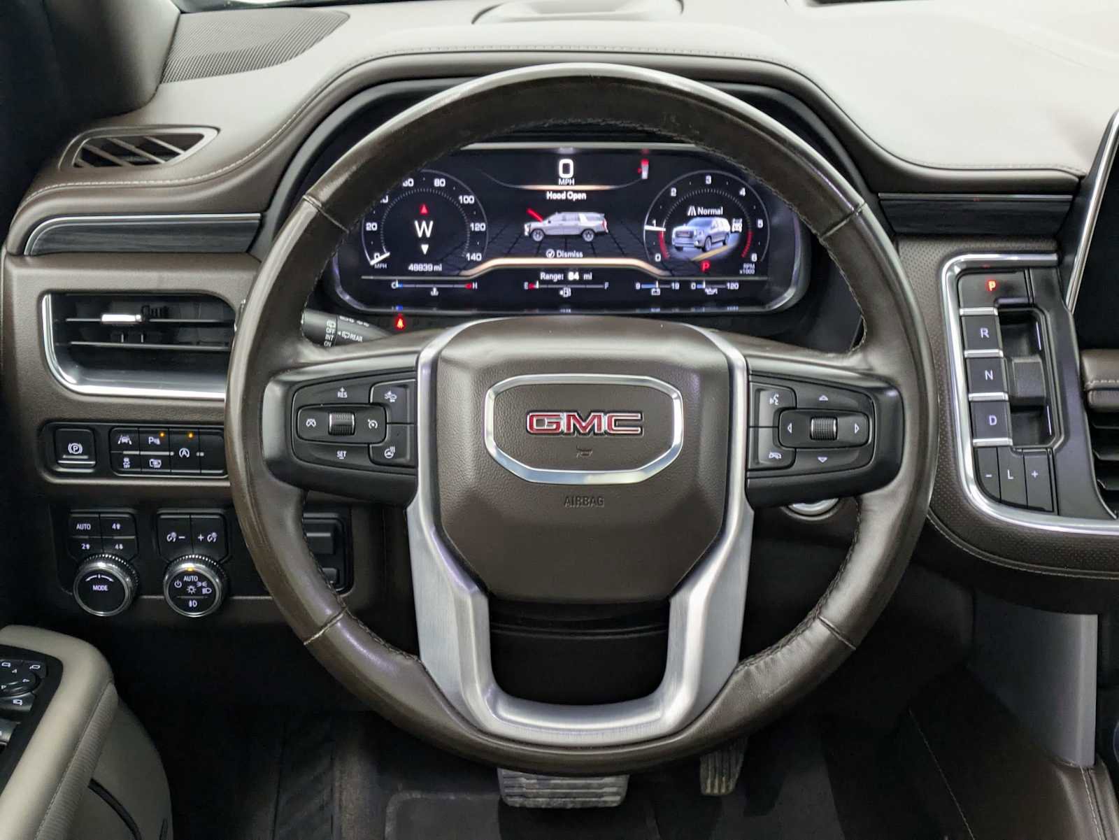 Used 2024 GMC Yukon XL SLT w/ SLT Luxury Package AWD/4WD image 25