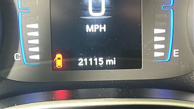 Used 2023 Chrysler Voyager LX FWD image 18