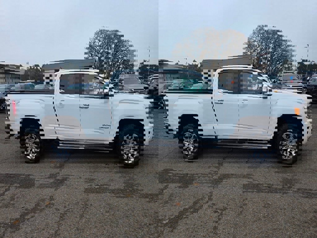 Used 2017 GMC Canyon SLT image 5