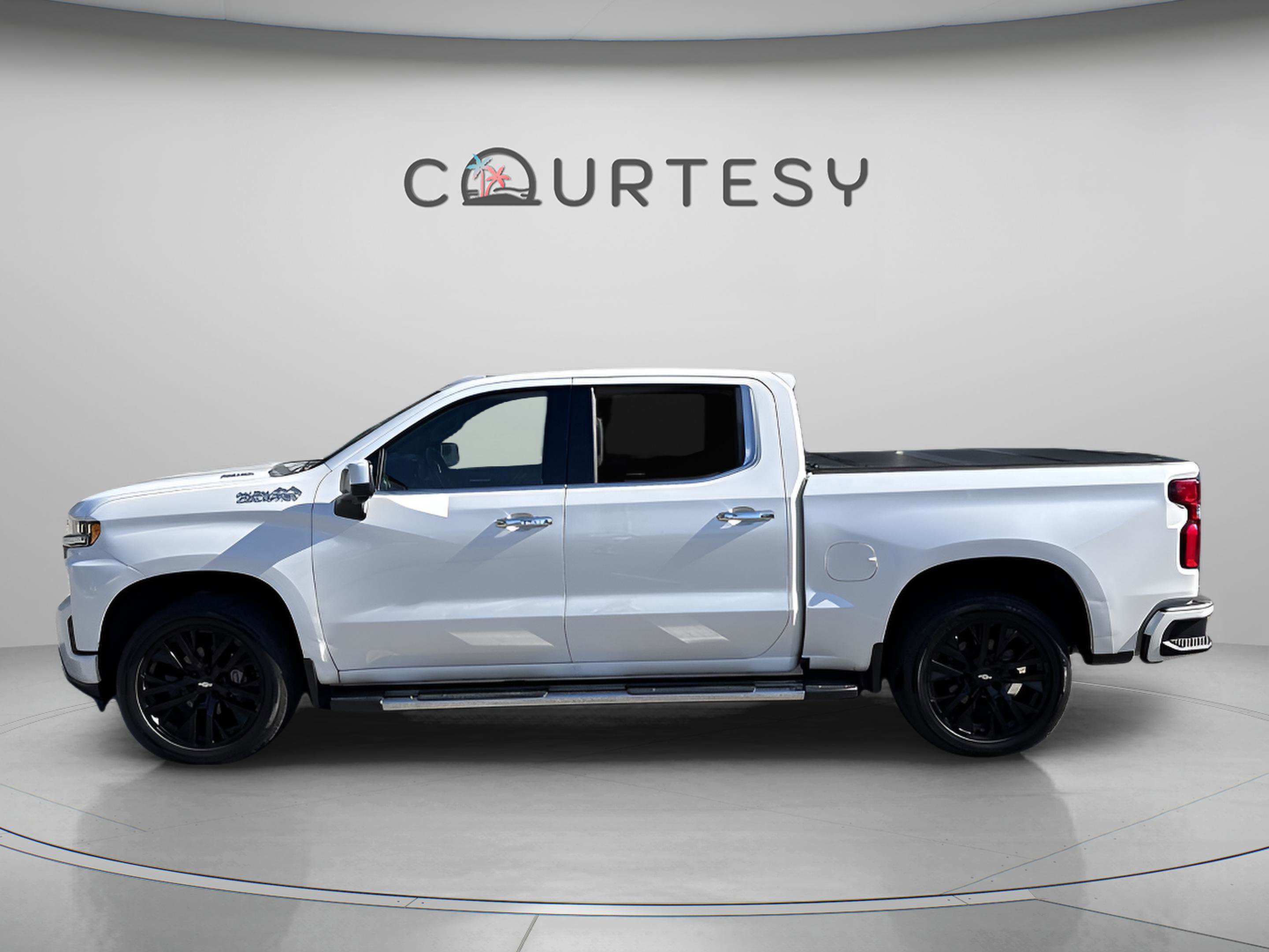 Used 2020 Chevrolet Silverado 1500 High Country w/ Technology Package image 4