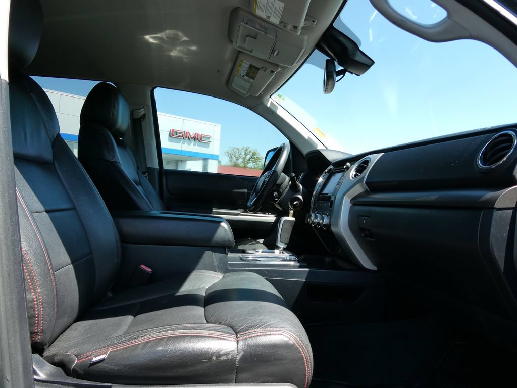 Used 2019 Toyota Tundra SR5 w/ SR5 Upgrade Package AWD/4WD image 11