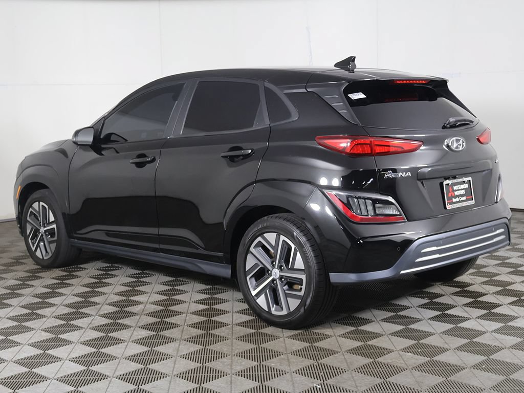 Used 2022 Hyundai Kona Limited w/ Cargo Package FWD image 11