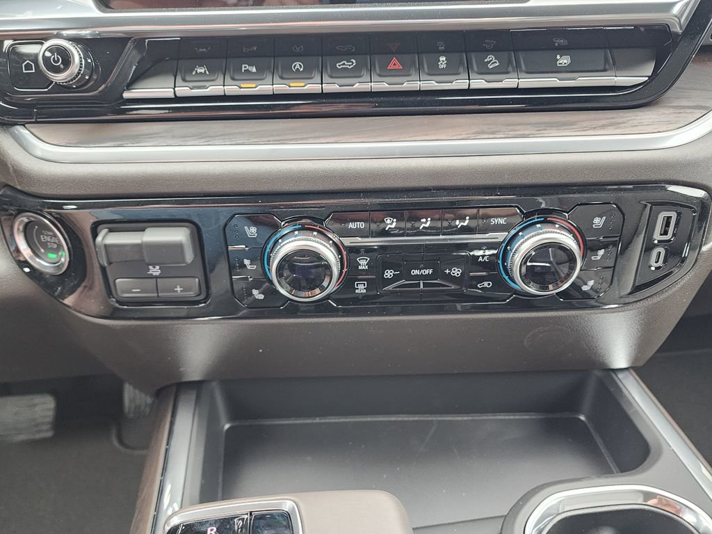 New 2026 GMC Sierra 1500 SLT image 28