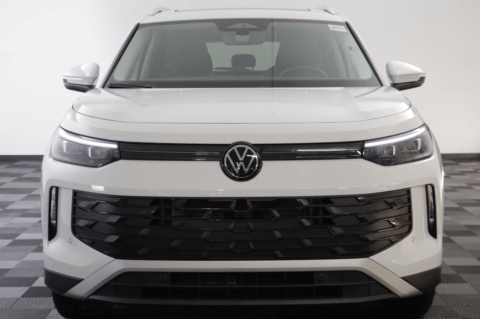 New 2026 Volkswagen Tiguan SE image 21