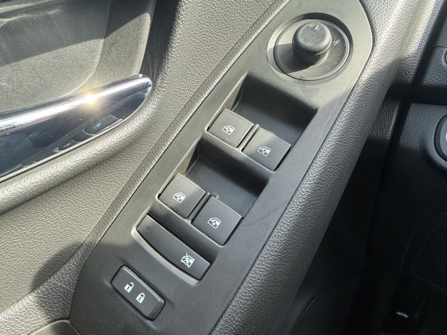 Used 2022 Chevrolet Trax LT w/ LT Convenience Package image 23