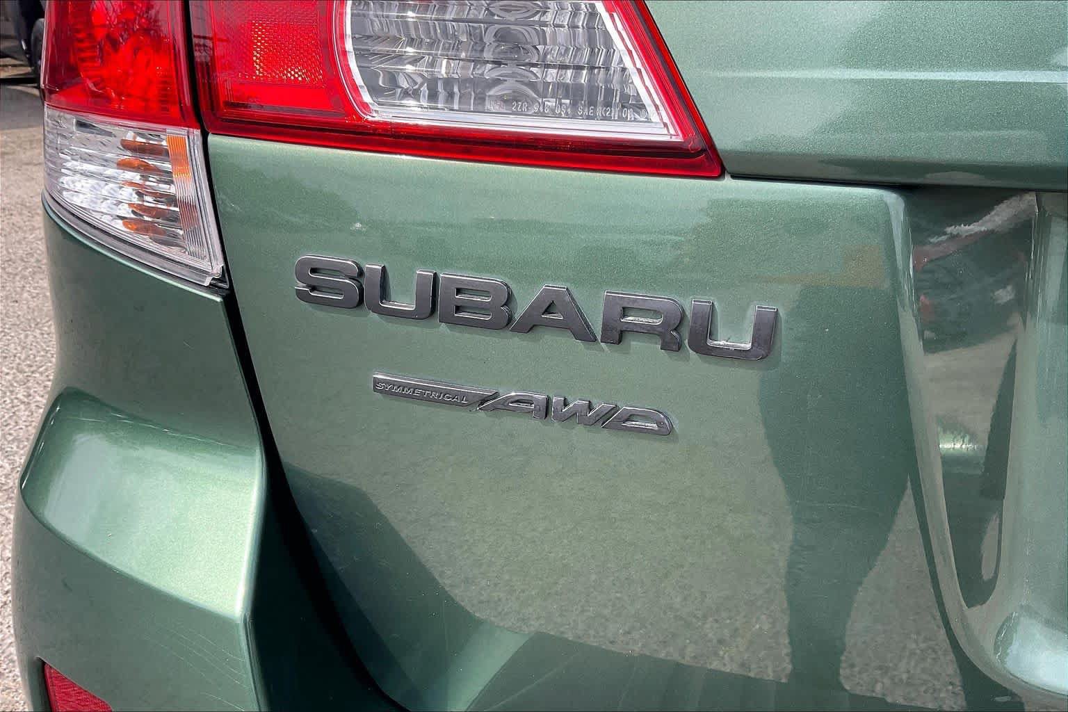 Used 2013 Subaru Outback 2.5i Premium AWD/4WD image 10