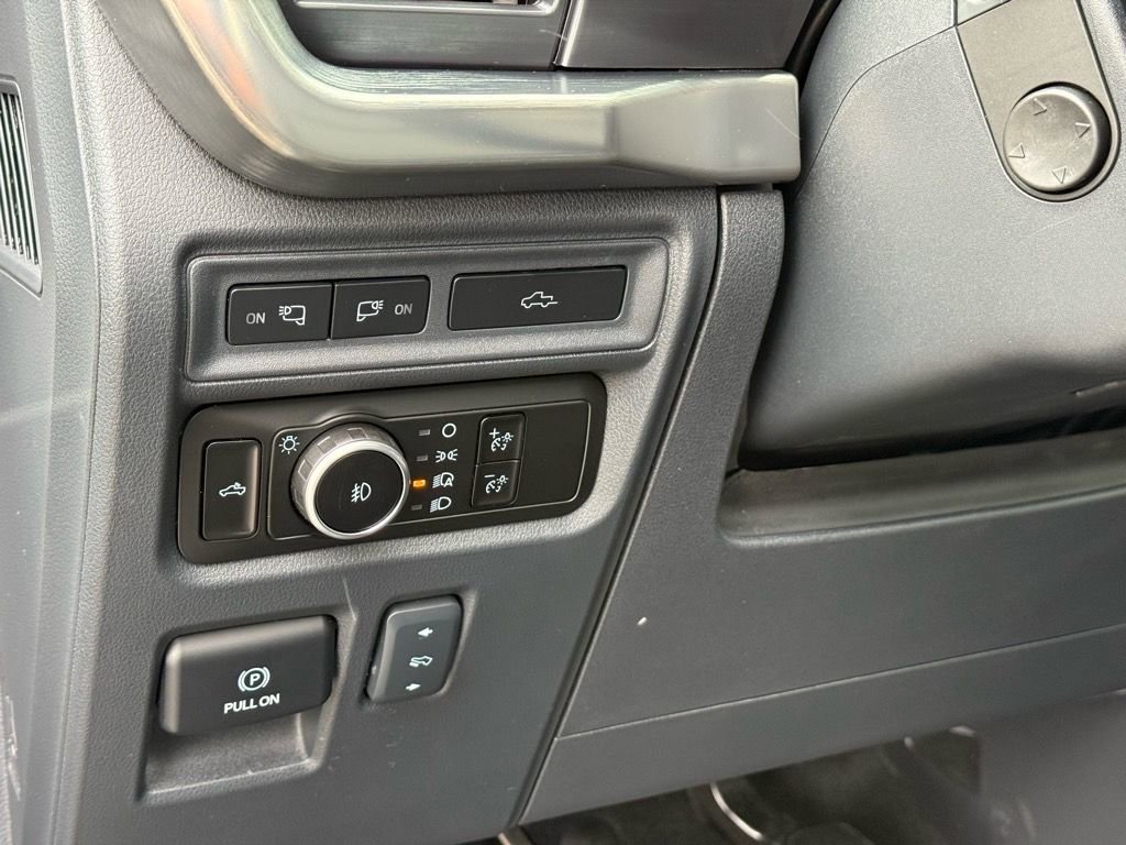 Used 2023 Ford F150 Lariat w/ Equipment Group 502A High image 18