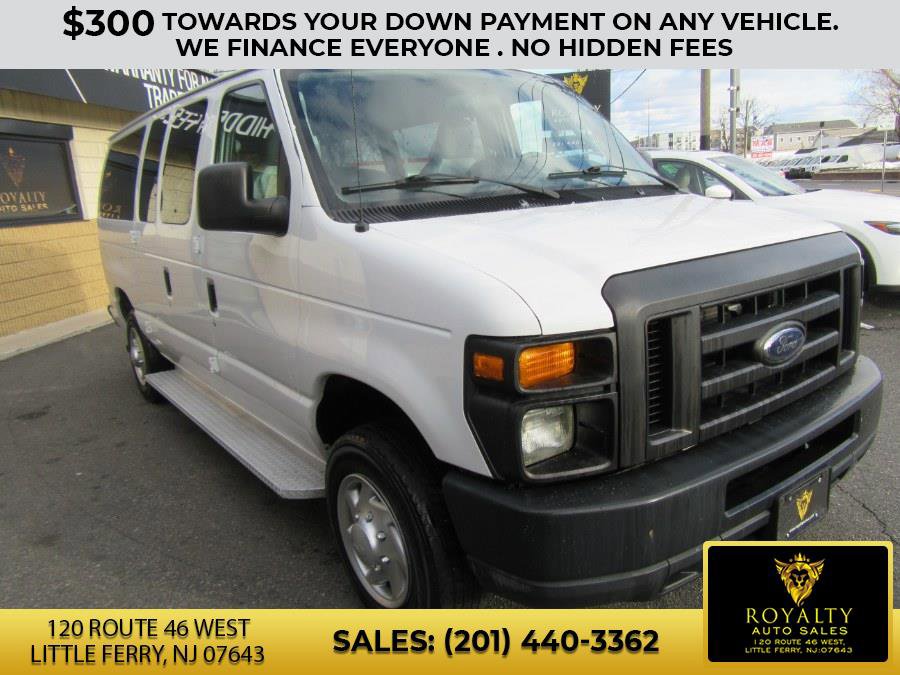Used 2011 Ford E-150 and Econoline 150 E-150 XLT image 3