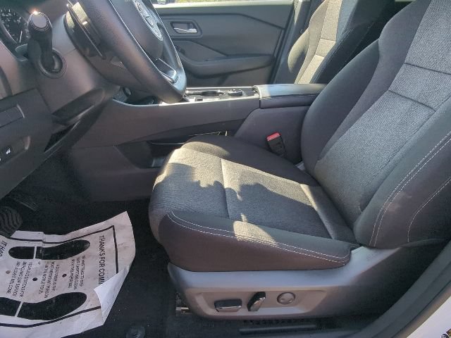 Used 2024 Nissan Rogue SV AWD/4WD image 10