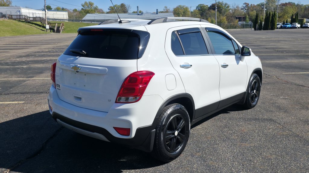 Used 2020 Chevrolet Trax LT w/ LT Convenience Package FWD image 11