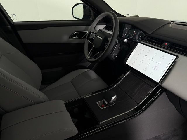 Certified 2026 Land Rover Range Rover Velar Dynamic SE AWD/4WD image 37