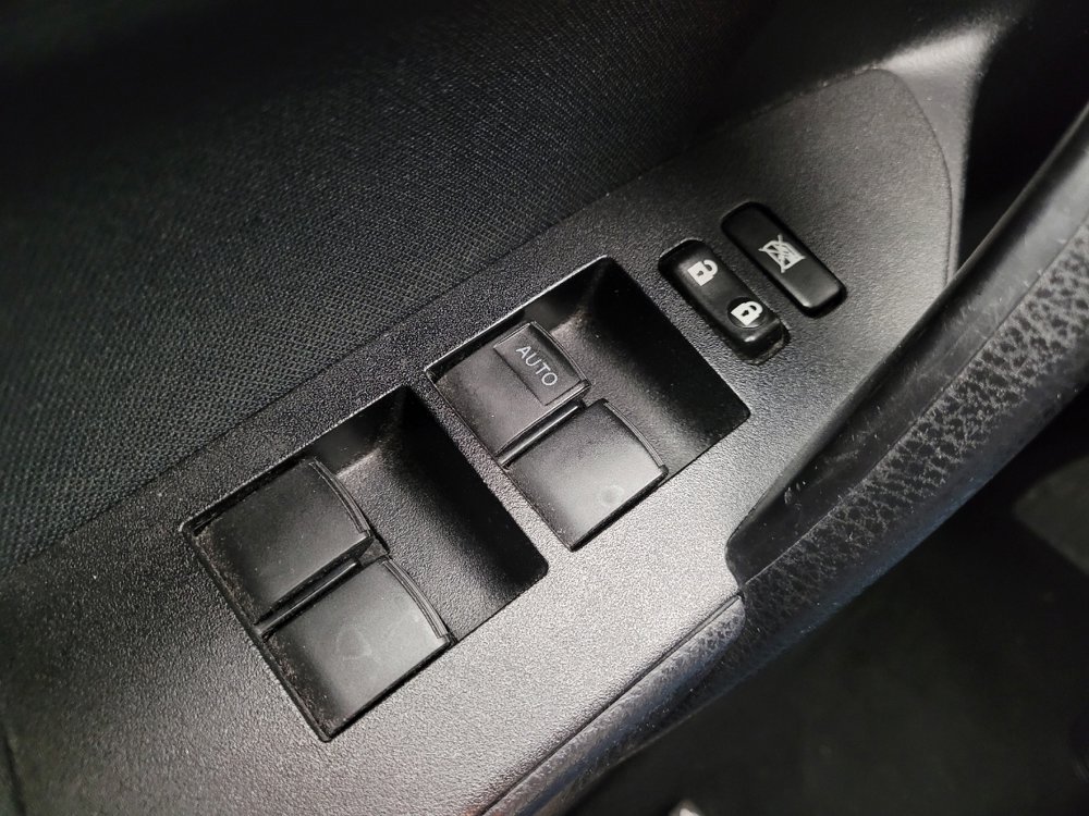 Used 2015 Toyota Corolla LE FWD image 27