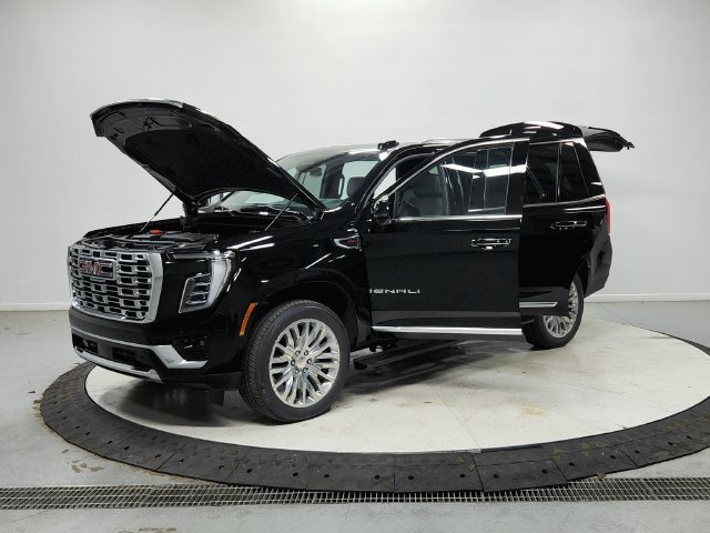 New 2027 GMC Yukon Denali w/ Sun & Power Step Package AWD/4WD image 12
