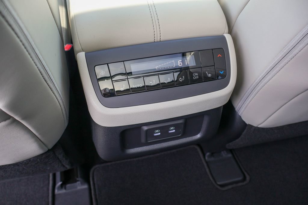 New 2026 Nissan Pathfinder SL image 17