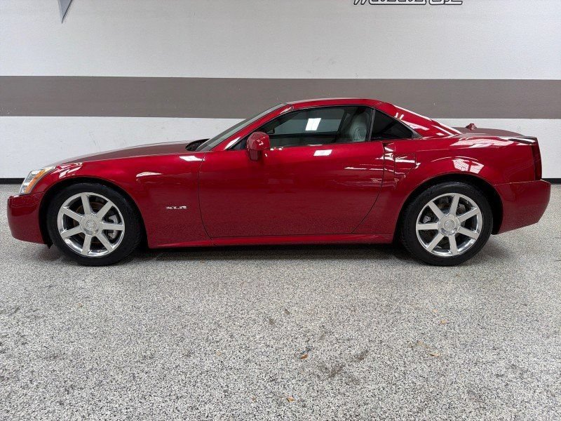 Used 2004 Cadillac XLR RWD image 5