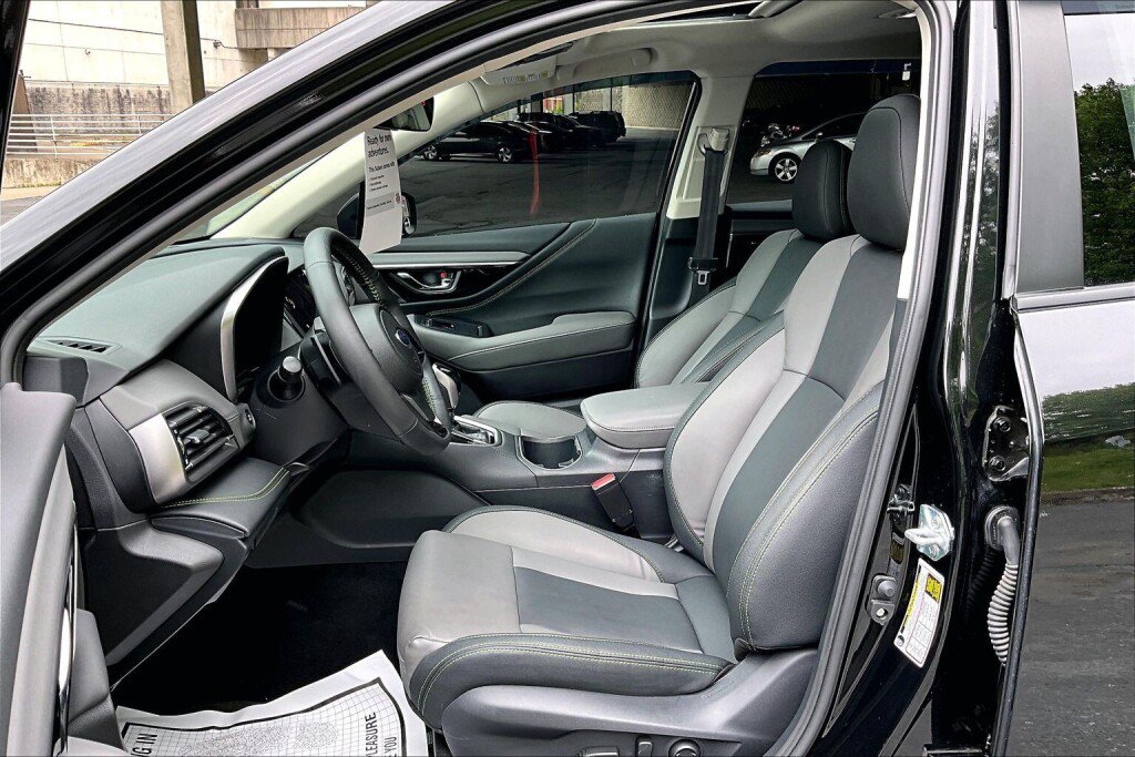 Certified 2025 Subaru Outback Onyx Edition XT AWD/4WD image 15