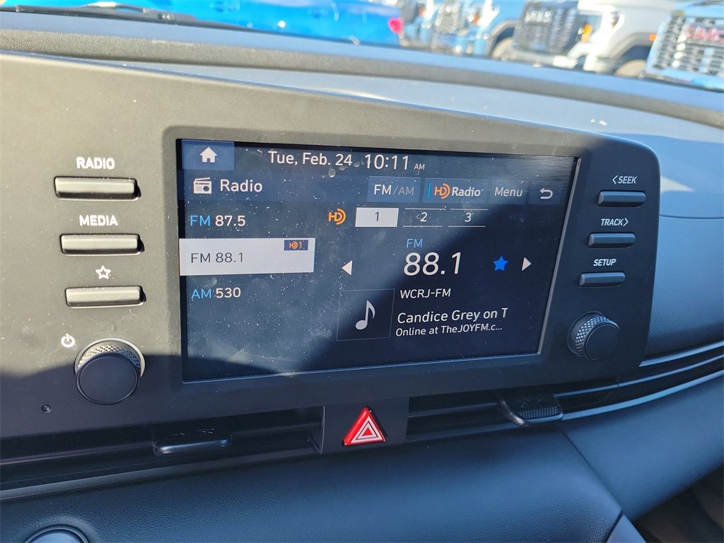 Certified 2025 Hyundai Elantra Sport image 27