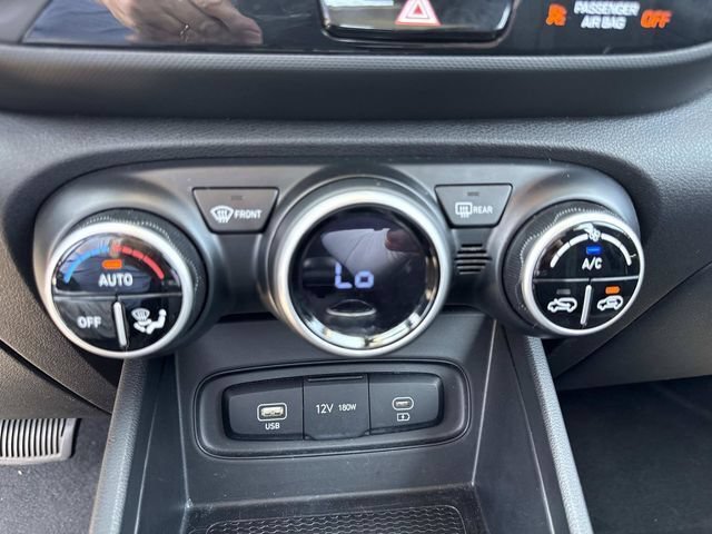 Used 2025 Hyundai Venue SEL FWD image 26