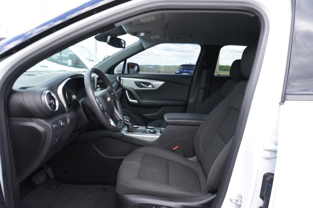 Used 2021 Chevrolet Blazer LT FWD image 2