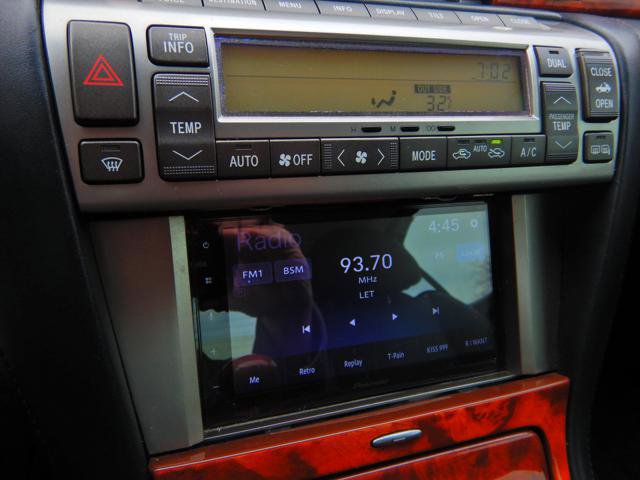 Used 2004 Lexus SC 430 Convertible image 19