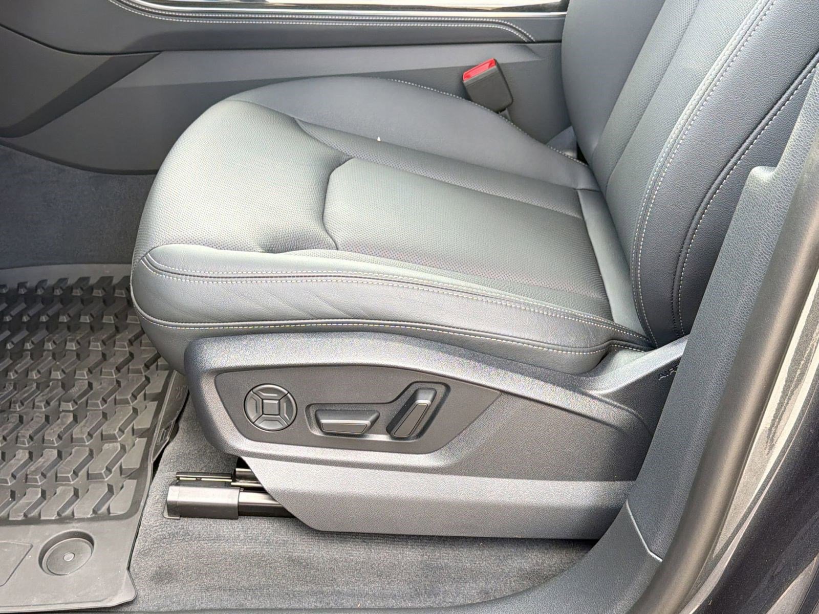 New 2026 Audi Q8 Premium Plus AWD/4WD image 14