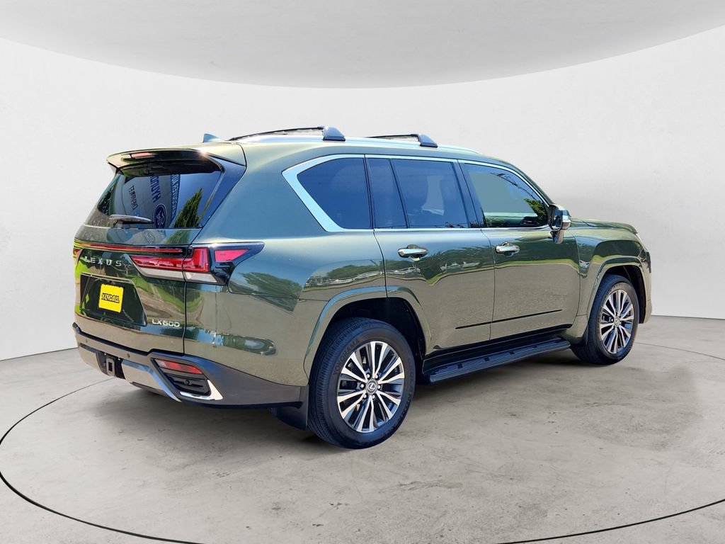 Used 2024 Lexus LX 600 4WD w/ Premium Package image 5