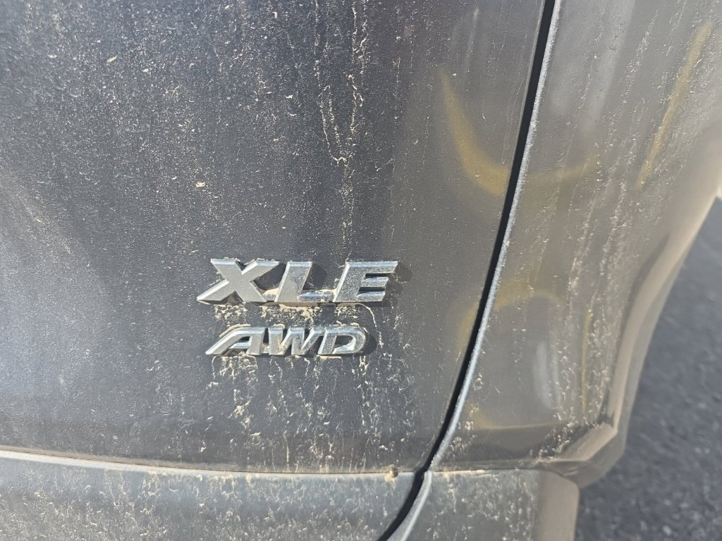 Used 2019 Toyota RAV4 XLE AWD/4WD image 6