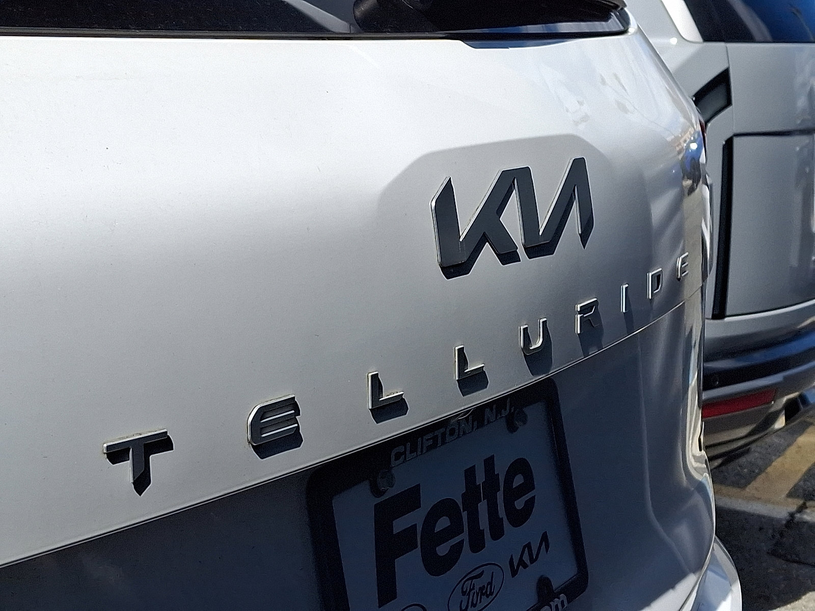 Used 2023 Kia Telluride S w/ S Sunroof Package image 4