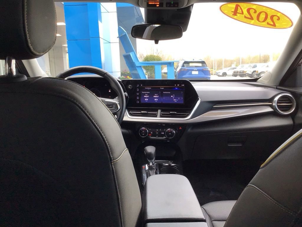 Used 2024 Chevrolet Trax ACTIV w/ Driver Confidence Package image 17